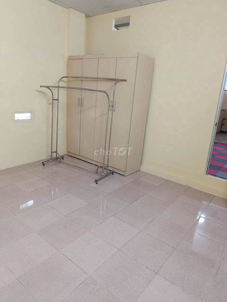 Rent two floors of Ngõ 168 Kim Giang -6 million.