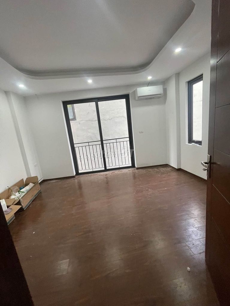 Rent the original building 30 meters x 6 floors with elevators at Tây Mỗ