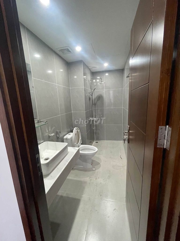 Rent the original building 30 meters x 6 floors with elevators at Tây Mỗ