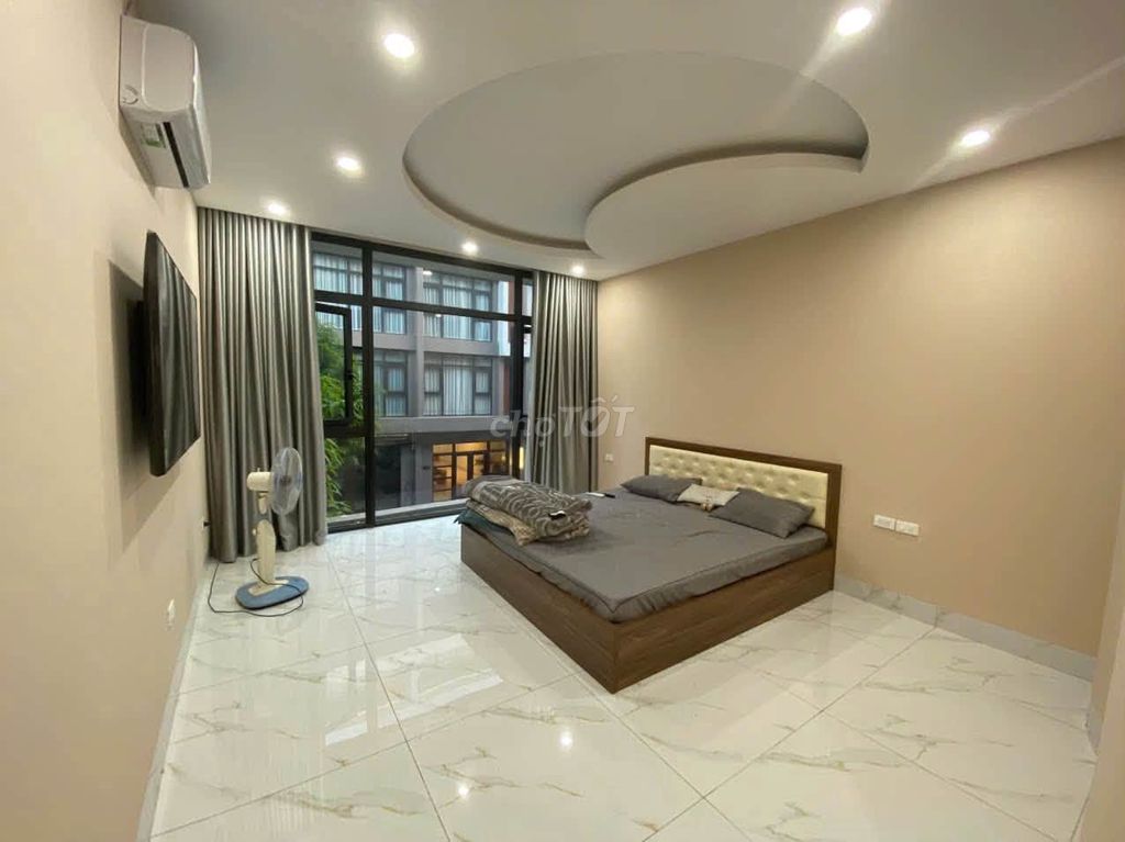 Rent a two-story, full-story furniture at Alexomes Ocean Park.