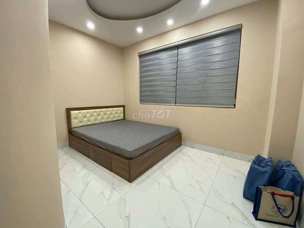 Rent a two-story, full-story furniture at Alexomes Ocean Park.