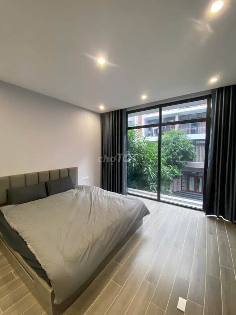 Rent 5 floors of Vin3, 4 full interior bedrooms