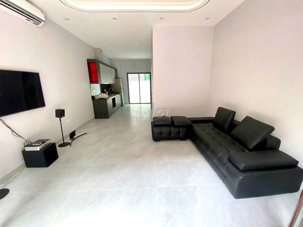 Rent 5 floors of Vin3, 4 full interior bedrooms