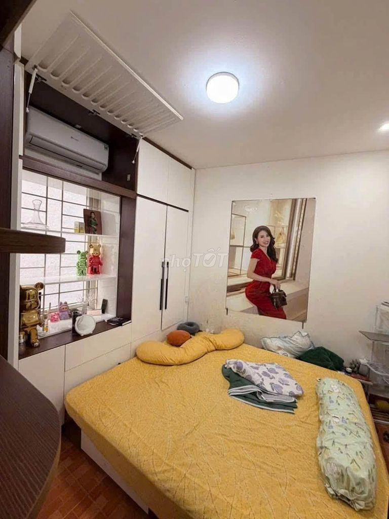 Rent a 2xxxx Lạc Long Quân, Tây Hồ, 40 m2 x 5 story