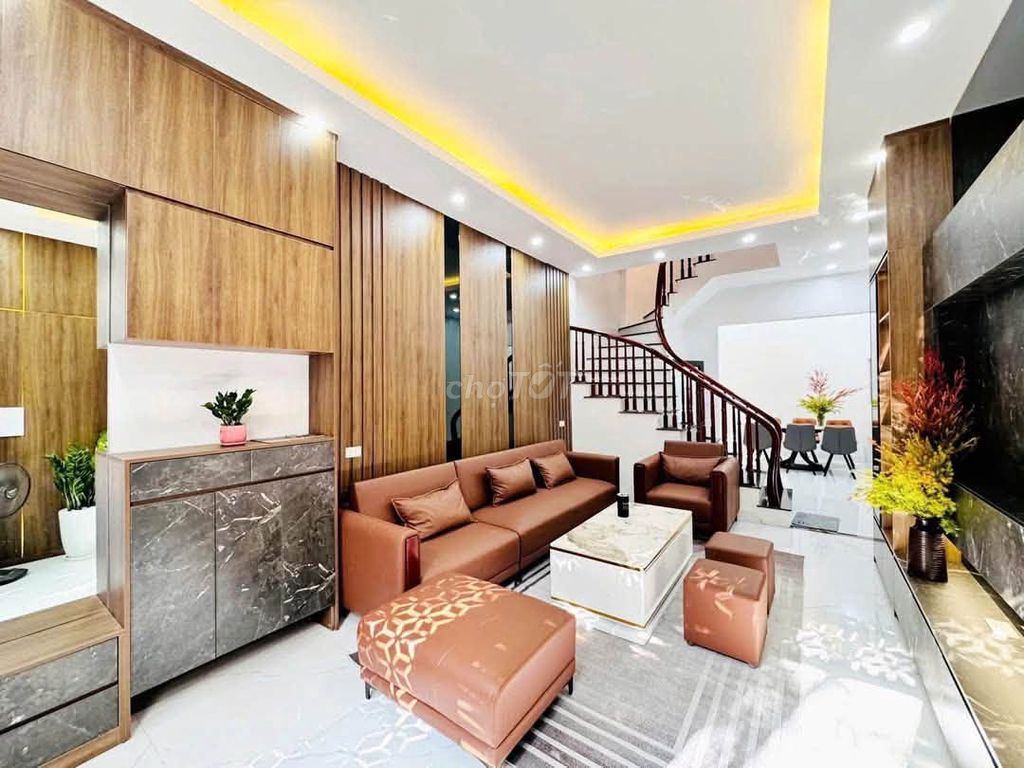 Rent Xuân Đỉnh, 5 stories, nice furniture.