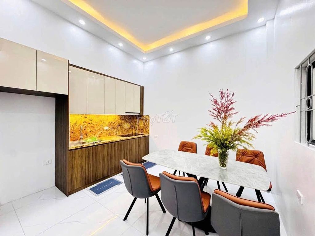 Rent Xuân Đỉnh, 5 stories, nice furniture.