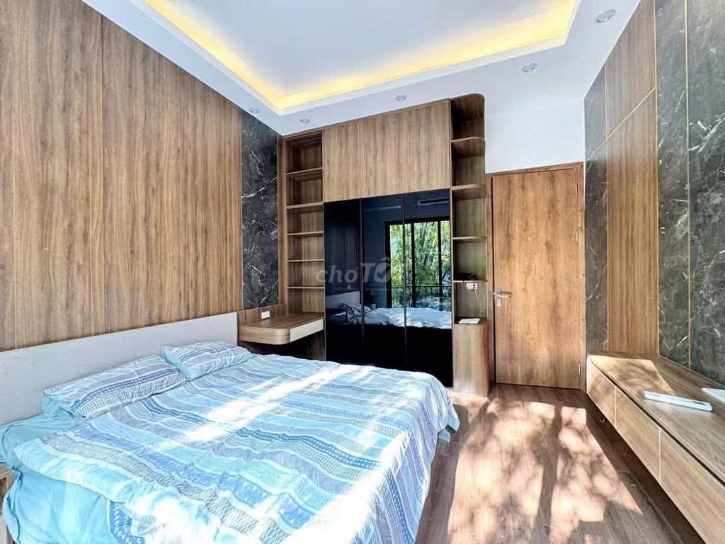 Rent Xuân Đỉnh, 5 stories, nice furniture.