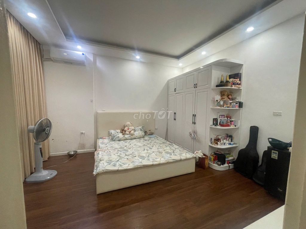 Rents his own home 50 m2 Đê La Thành, Đống Đa - household match, p text