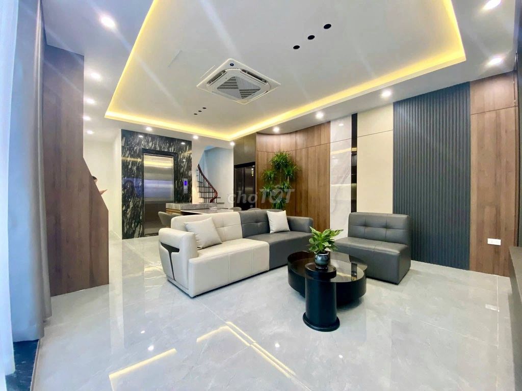 Rent a five-story house with Mộ Lao elevator, Hà Đông.