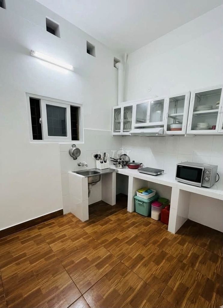 Let's rent the square root of 36 m2 x 3 floors - Lạc Long Quân