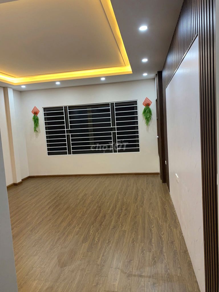 A nice Khương Trung air conditioning elevator, 27 million a month.