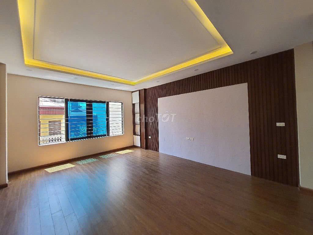 A nice Khương Trung air conditioning elevator, 27 million a month.