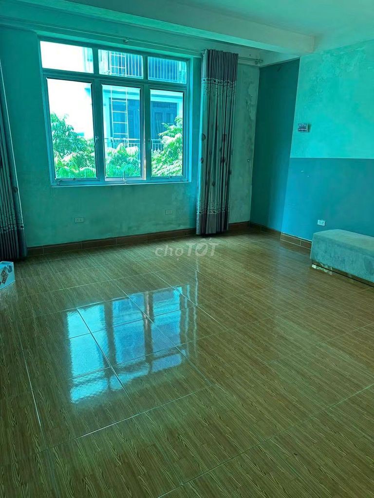 Rent four stories of Peso Service, 50 meters, 12 million a month