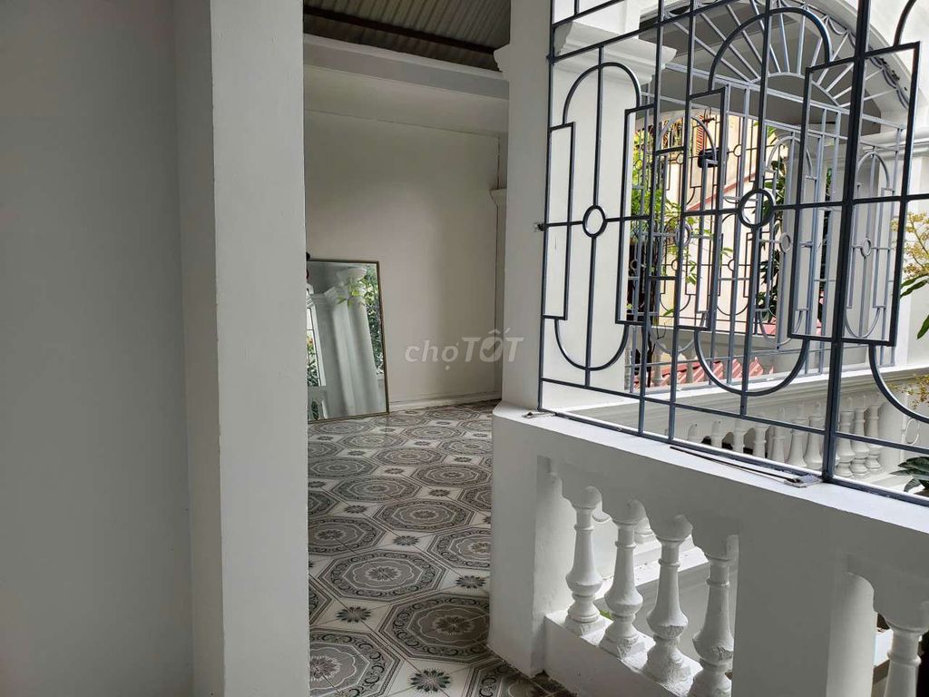 Rent Qq195 m2 x 3 floors, 4 bedrooms, wide, business, 20 million