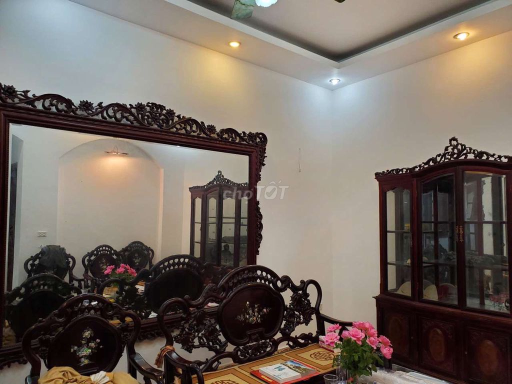 Rent Qq195 m2 x 3 floors, 4 bedrooms, wide, business, 20 million