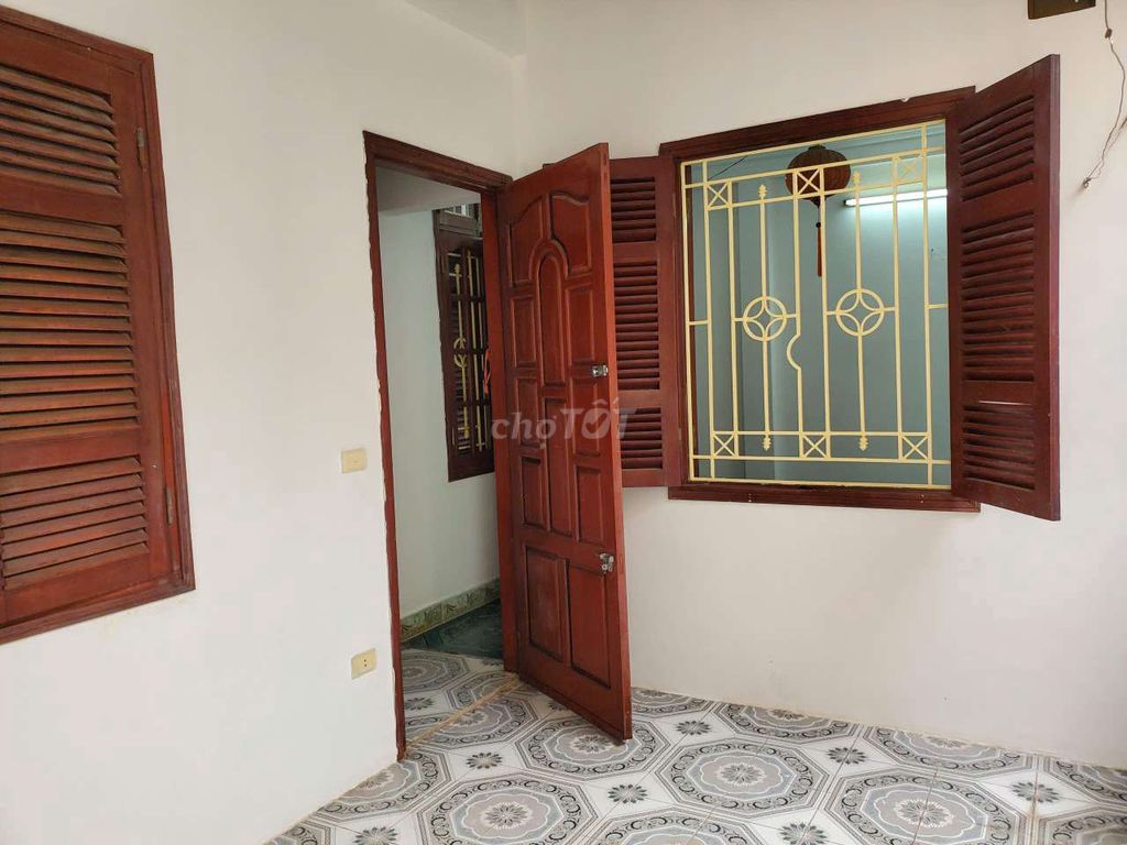Rent Qq195 m2 x 3 floors, 4 bedrooms, wide, business, 20 million