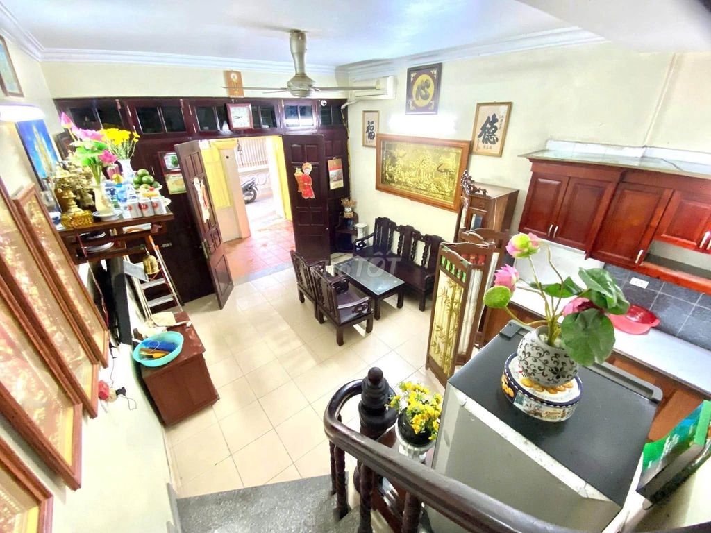 Rent the whole three bedrooms near Lake West.