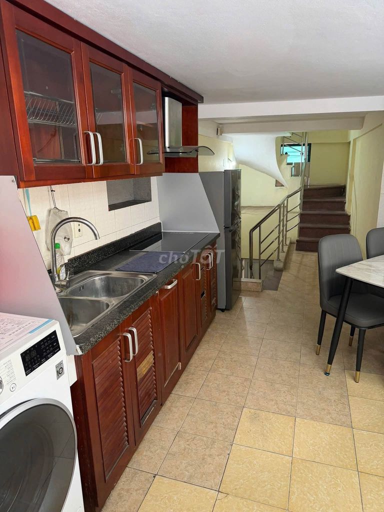 Rent the original building 30 meters, 5 stories, Cầu Giấy
