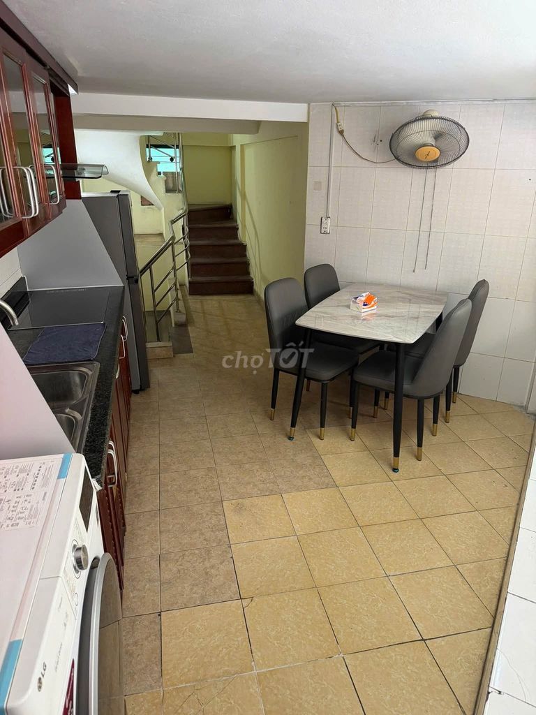 Rent the original building 30 meters, 5 stories, Cầu Giấy