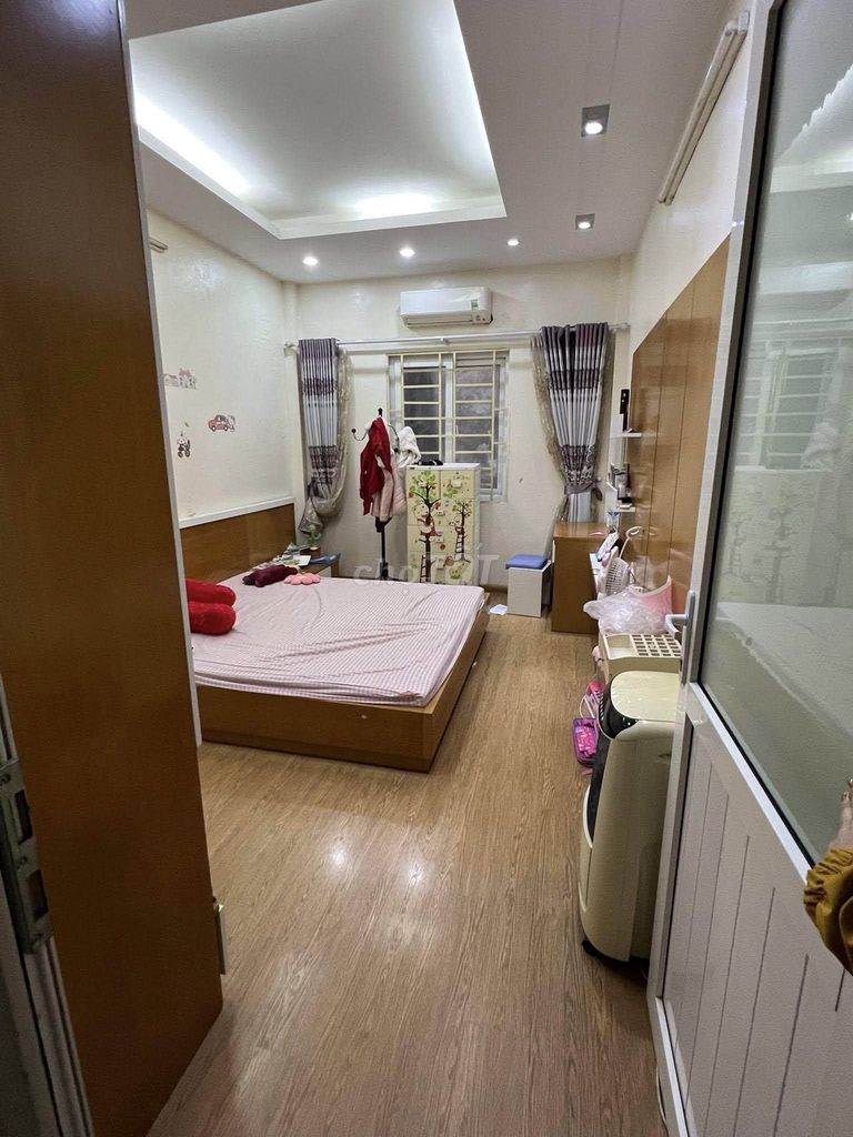 Rent 50 m2 x 4 floors of Hồng Đô, Nam Từ Liêm