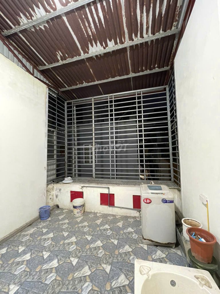 To rent the whole house. nguyễn an ninh.