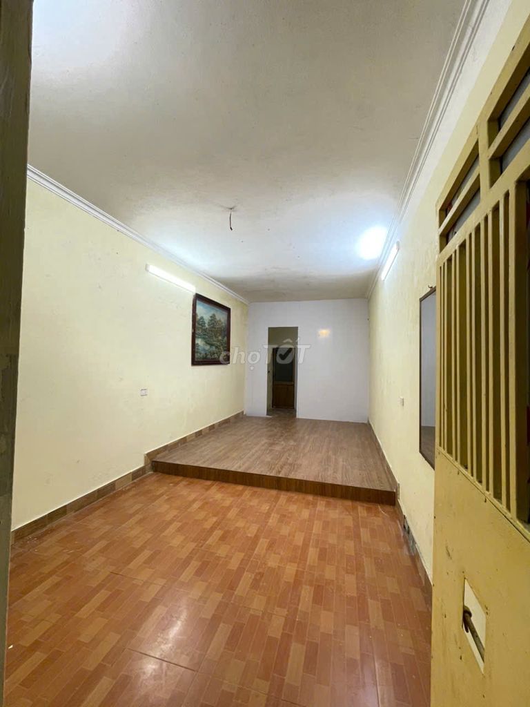 To rent the whole house. nguyễn an ninh.