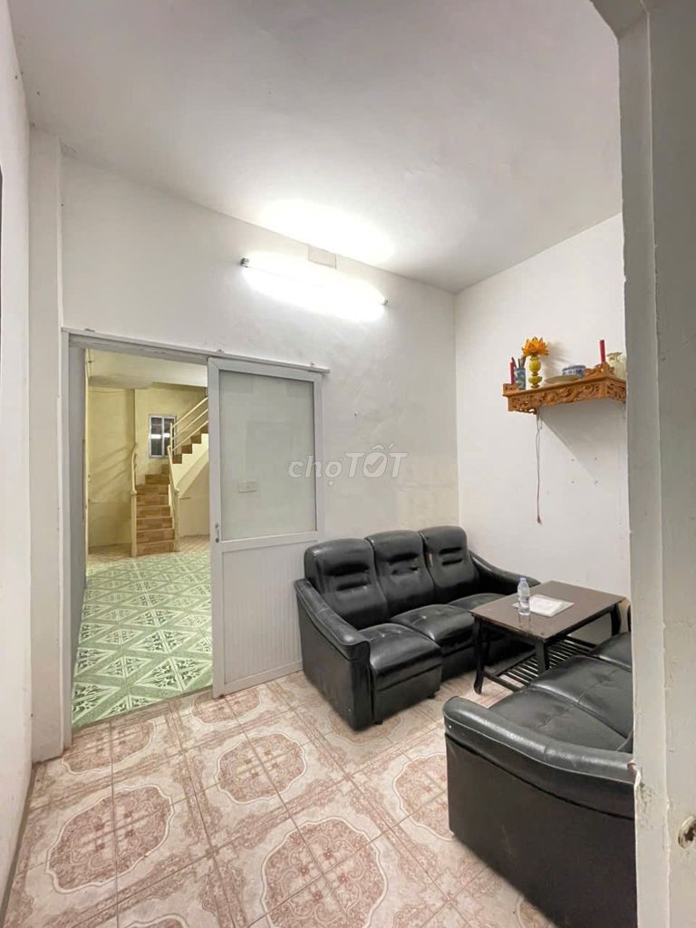 To rent the whole house. nguyễn an ninh.