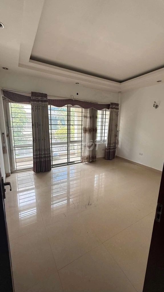 Rent a Văn Phú home area 80 meters 4 floors near the La Li market for 17 million a month