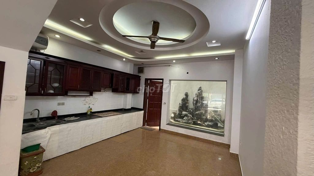 Rent a Văn Phú home area 80 meters 4 floors near the La Li market for 17 million a month