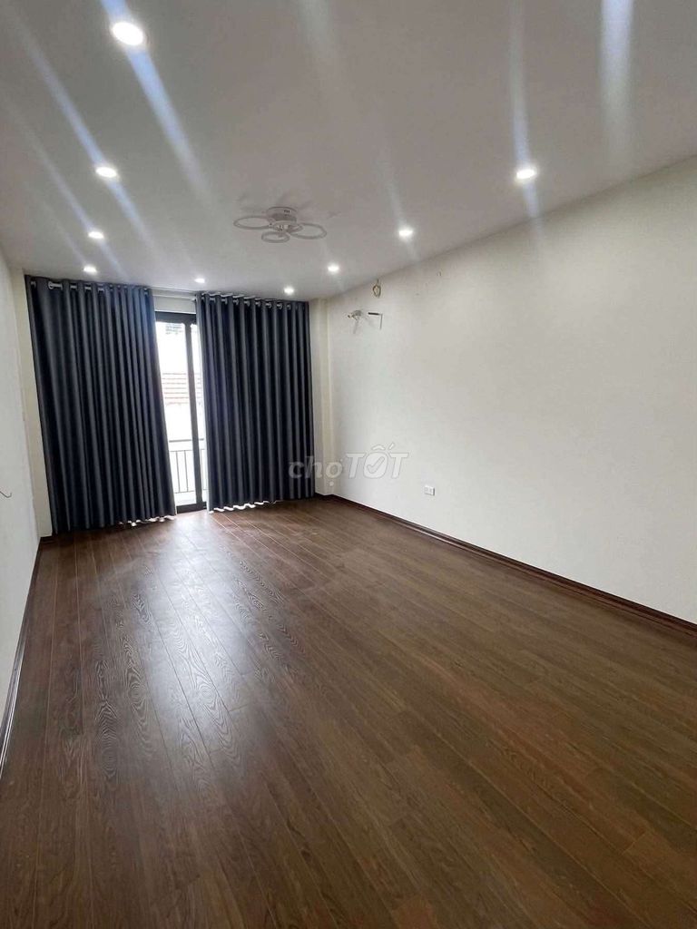 Hoa Lâm – Việt Hưng 01000 houses 5 stories - 3 bedrooms - Car near 01:8.5 million a month