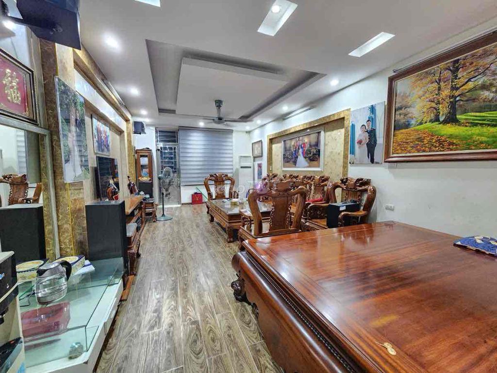 Renting Hoàng Quốc Việt. Cars avoid 65 M. 5 floors 20 million.