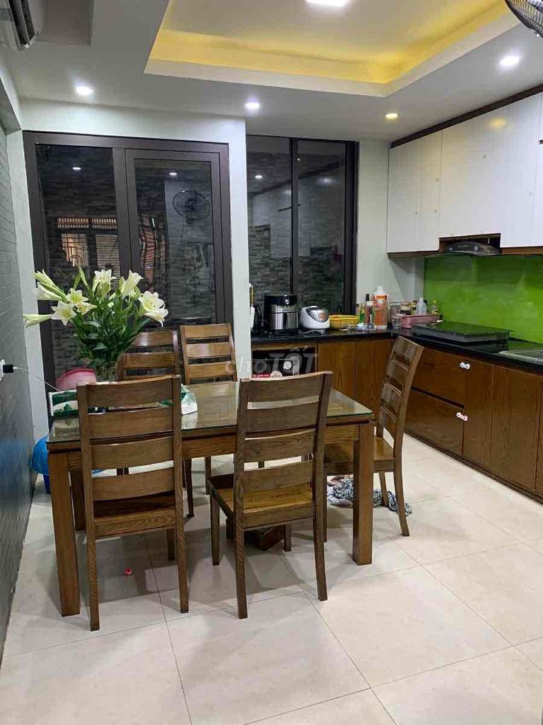It's the owner of the Hoàng Hoa Thám Ba Đình 50 meters 5th floor bedroom 14 million