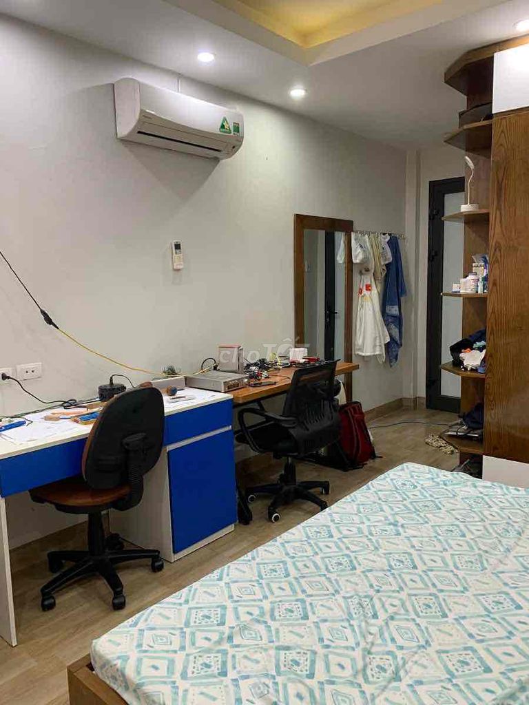 It's the owner of the Hoàng Hoa Thám Ba Đình 50 meters 5th floor bedroom 14 million
