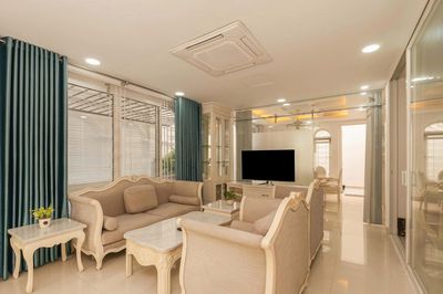 Rent the villa 8 M An Phú, District 2500 m2 - 3 st pool basement 80 million