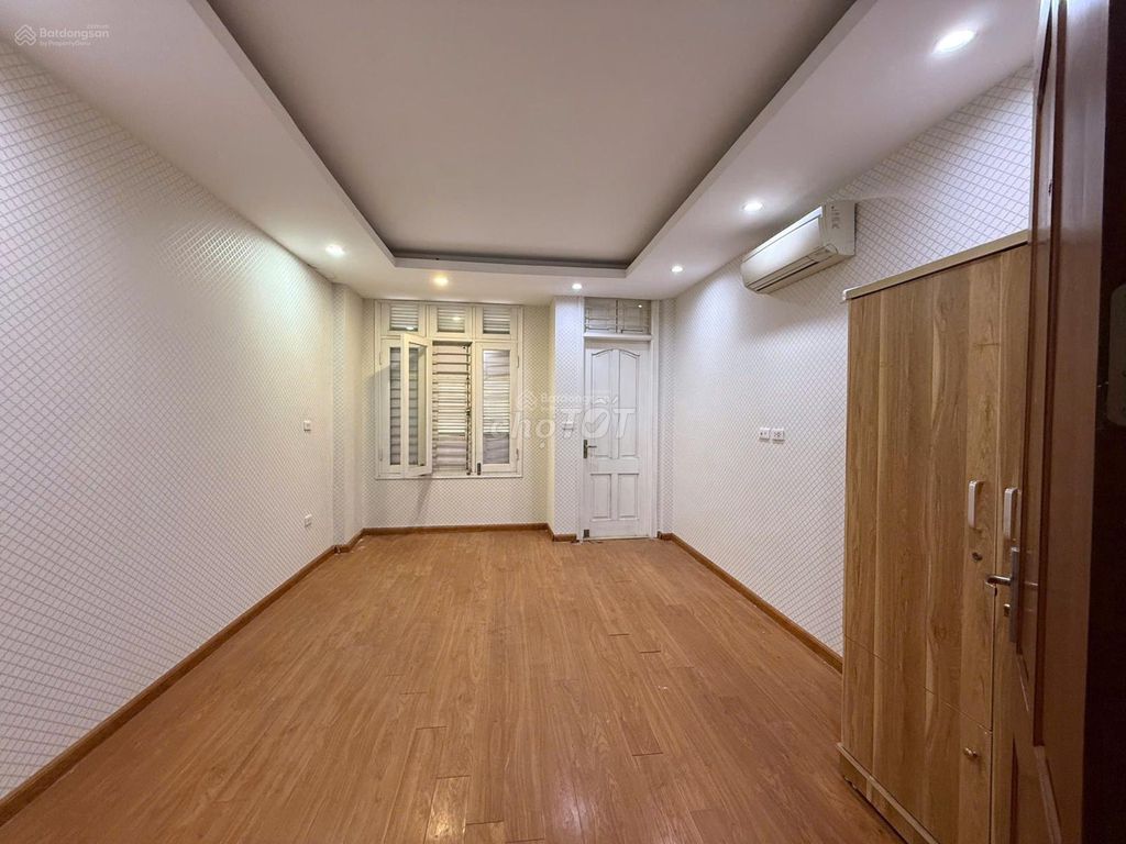 The 210 Hoàng Quốc Việt alley - area 50 m2 x 5 floors, 20 million/th