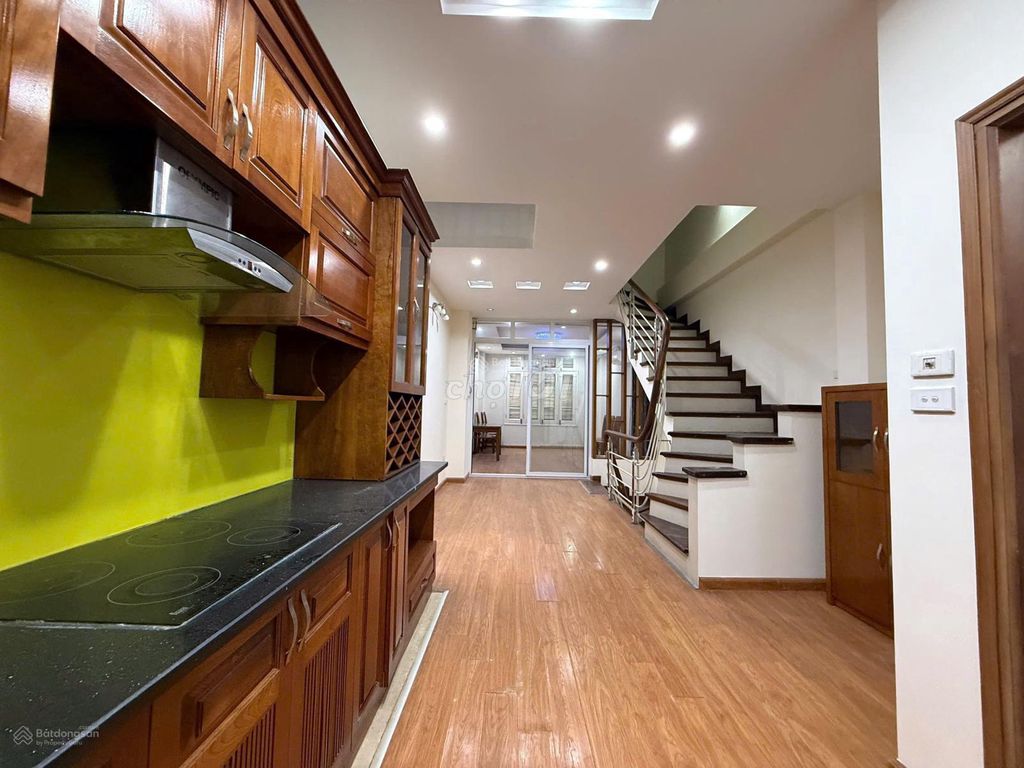 The 210 Hoàng Quốc Việt alley - area 50 m2 x 5 floors, 20 million/th