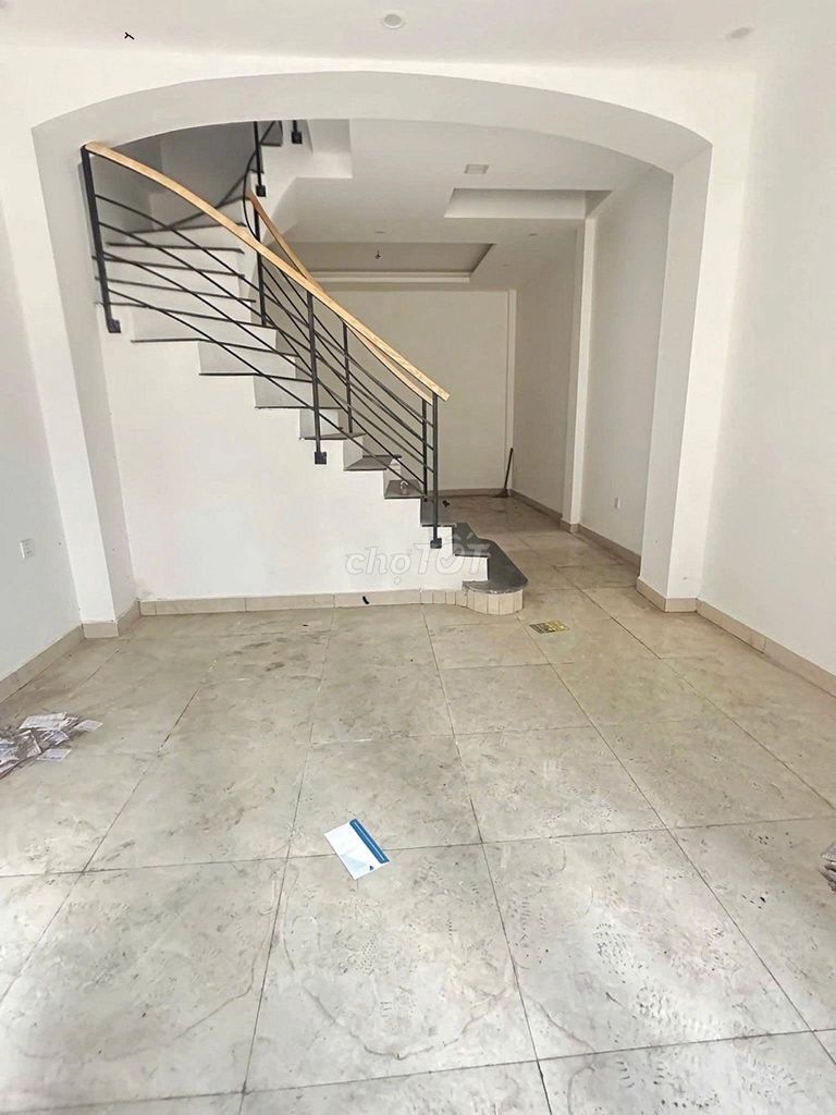 Rent a gate 180 Hoàng Quốc Việt, 50 m2 x 5 level enough college, alley to car