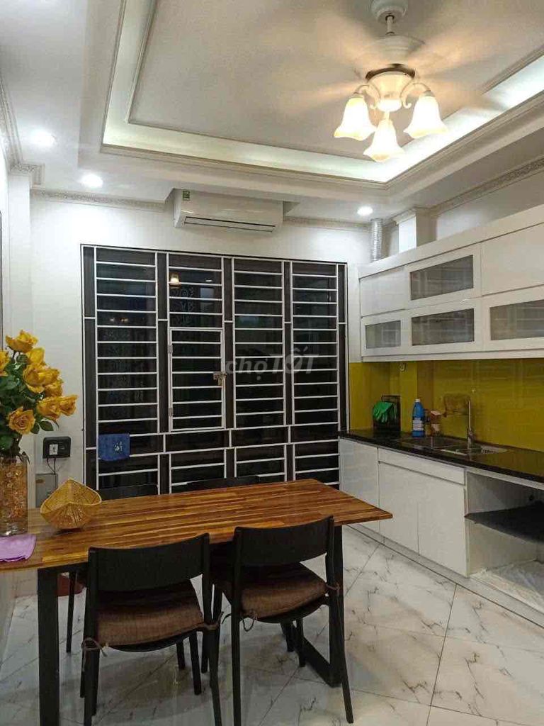 Renting Bồ Đề, parking car 10, 45 M2, 440 bedrooms, nice house.