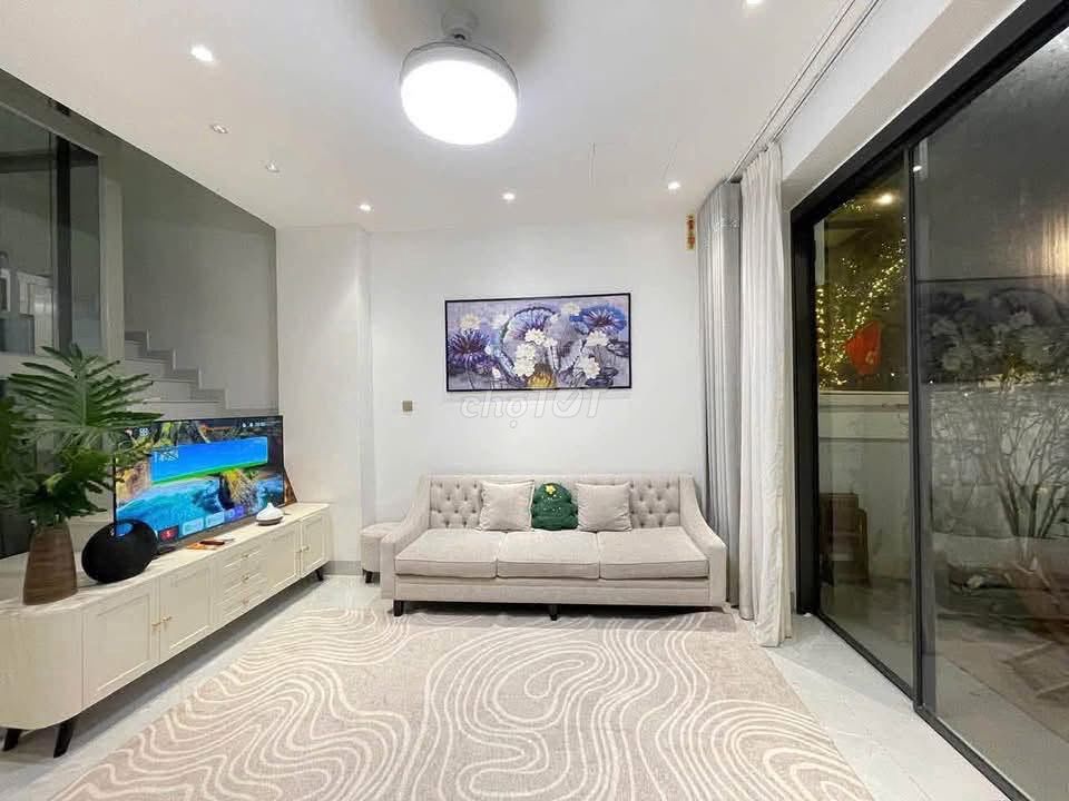 Rent the Viomes Ocean Park House full interior.