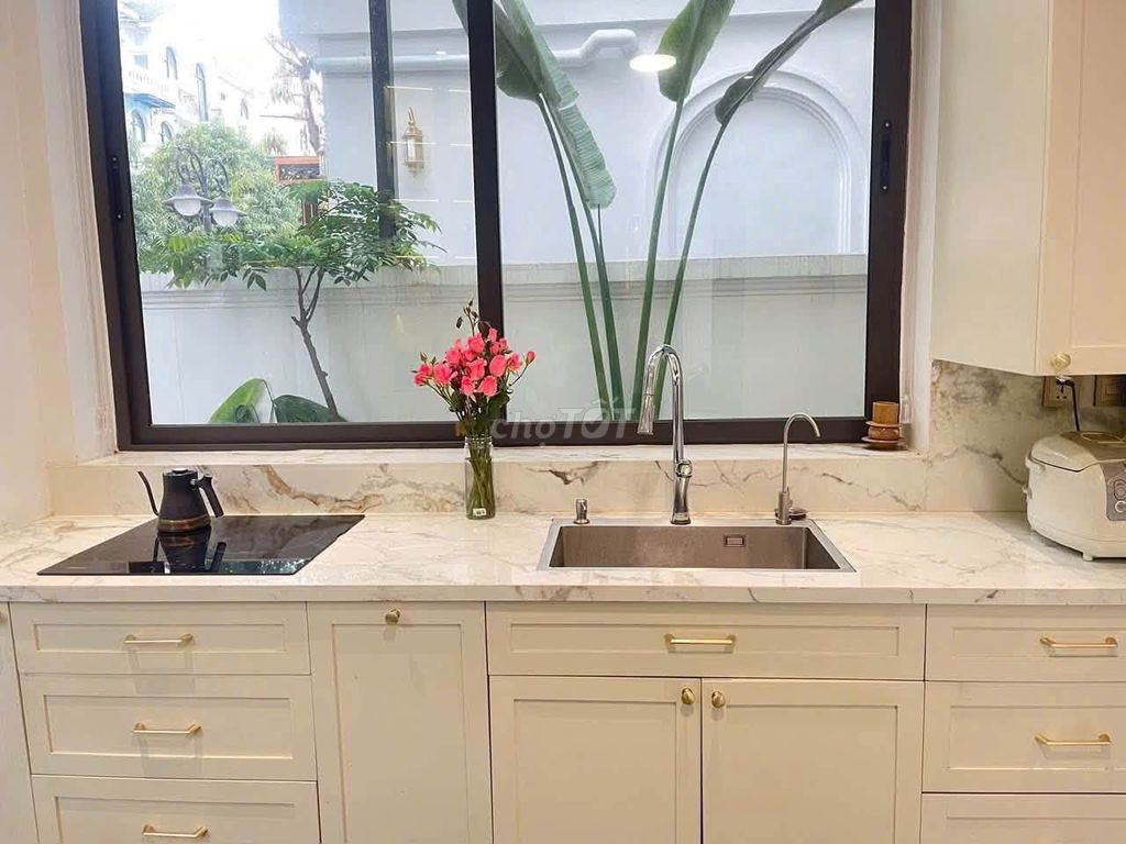 Rent the Viomes Ocean Park House full interior.