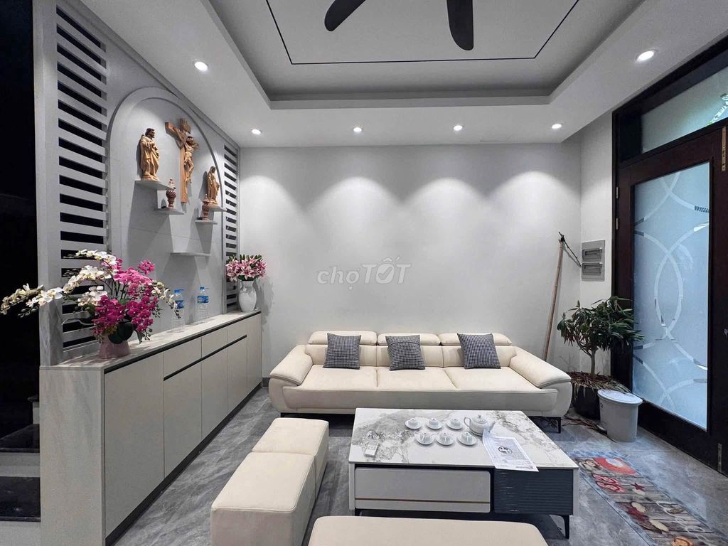 Rent San Lake 6 by the Yoyal Wave Park Sea, 5 bedrooms, Full interior