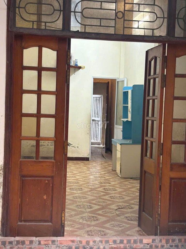 Rent the house 1.5 floors of Vĩnh Hưng, 50 meters, 5.5 million a month.