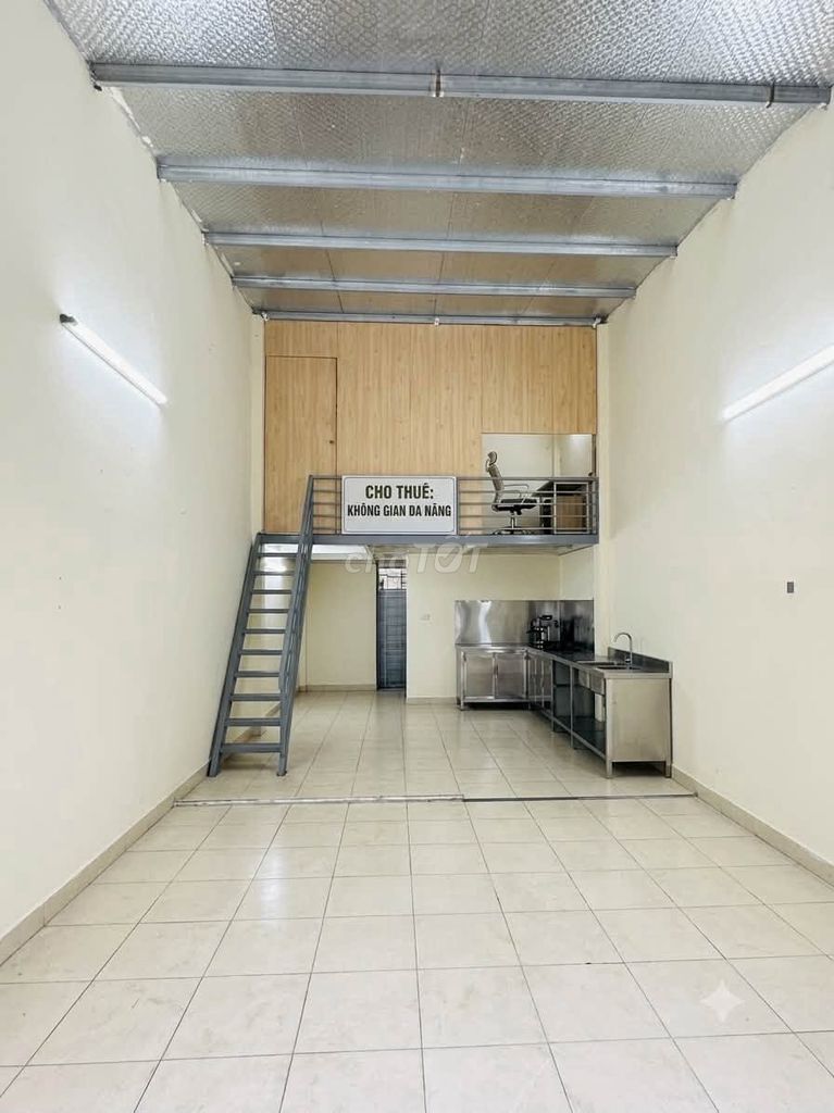 Renting 4th grade Ngõ 445 Lạc Long Quân, with a attic.