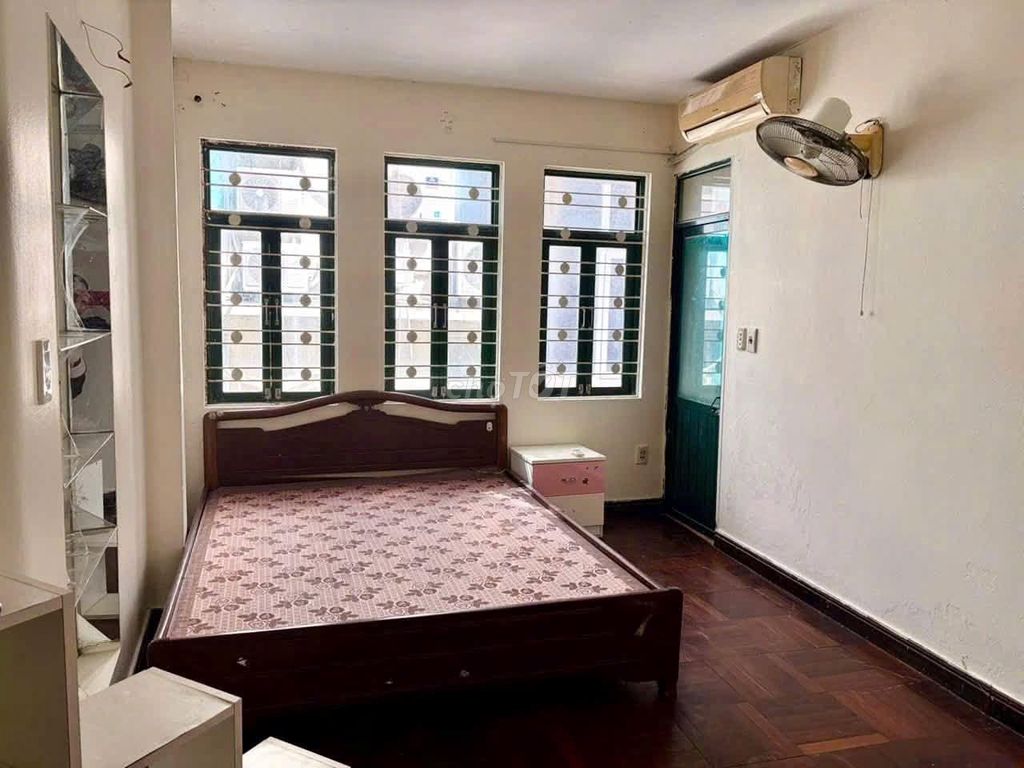 Rent the original 5th floor 28m2 Nguyễn Thị Định, Cầu Giấy