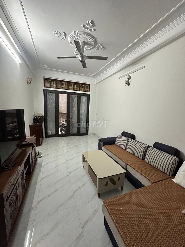 Rent four bedrooms, 45 meters x four stories, wideway, Ba Đình