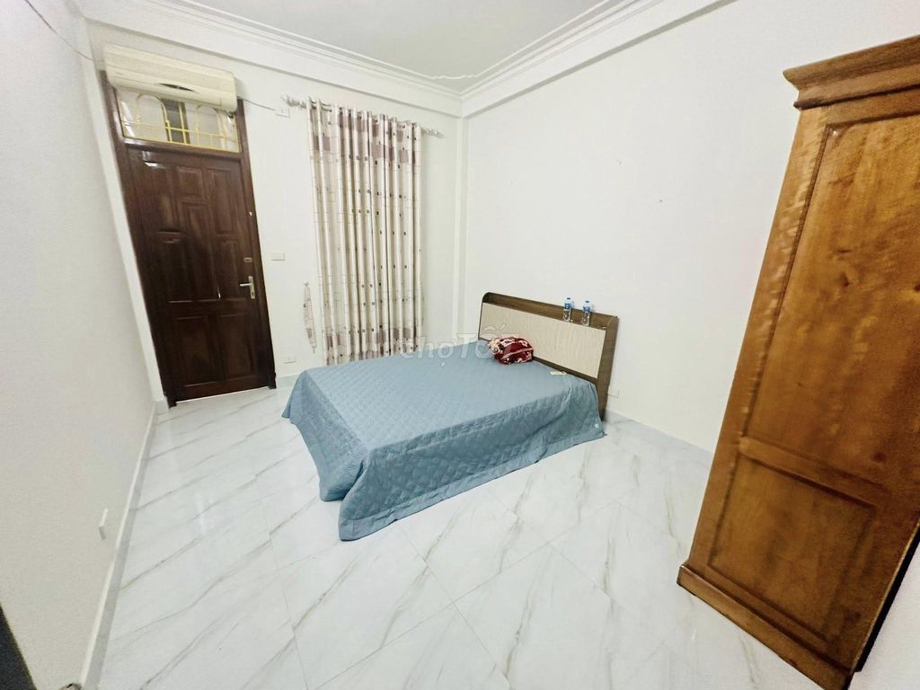 Rent four bedrooms, 45 meters x four stories, wideway, Ba Đình