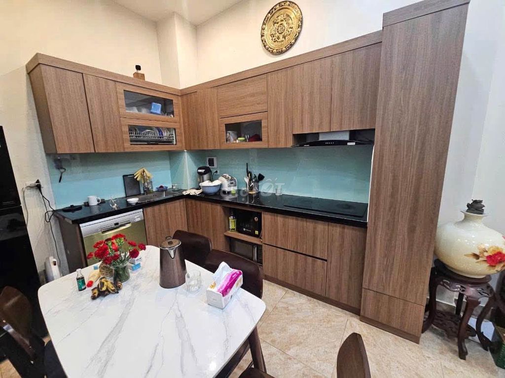 Rents 30 meters x 4 floors, Ngõ 98 Thái Hà, Đống Đa, cabinet