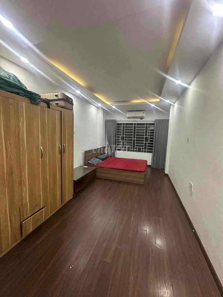 Rent Hoàng Mai 3 bedrooms full of stuff near the Bible.