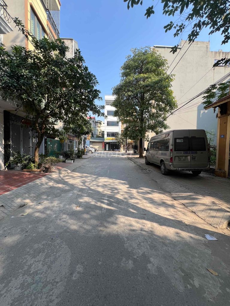 Rent the car dung house. Car car avoids Xuân Phương area 65 meters of 5 floors of 13 million.