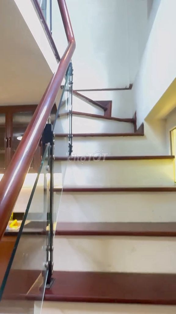 First floor, middle of the tower, nice house, newly fixed the Great Haven, Vạn Bảo, Ba Đình
